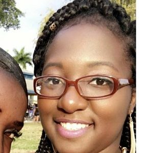 Meet your Posher, Khallia